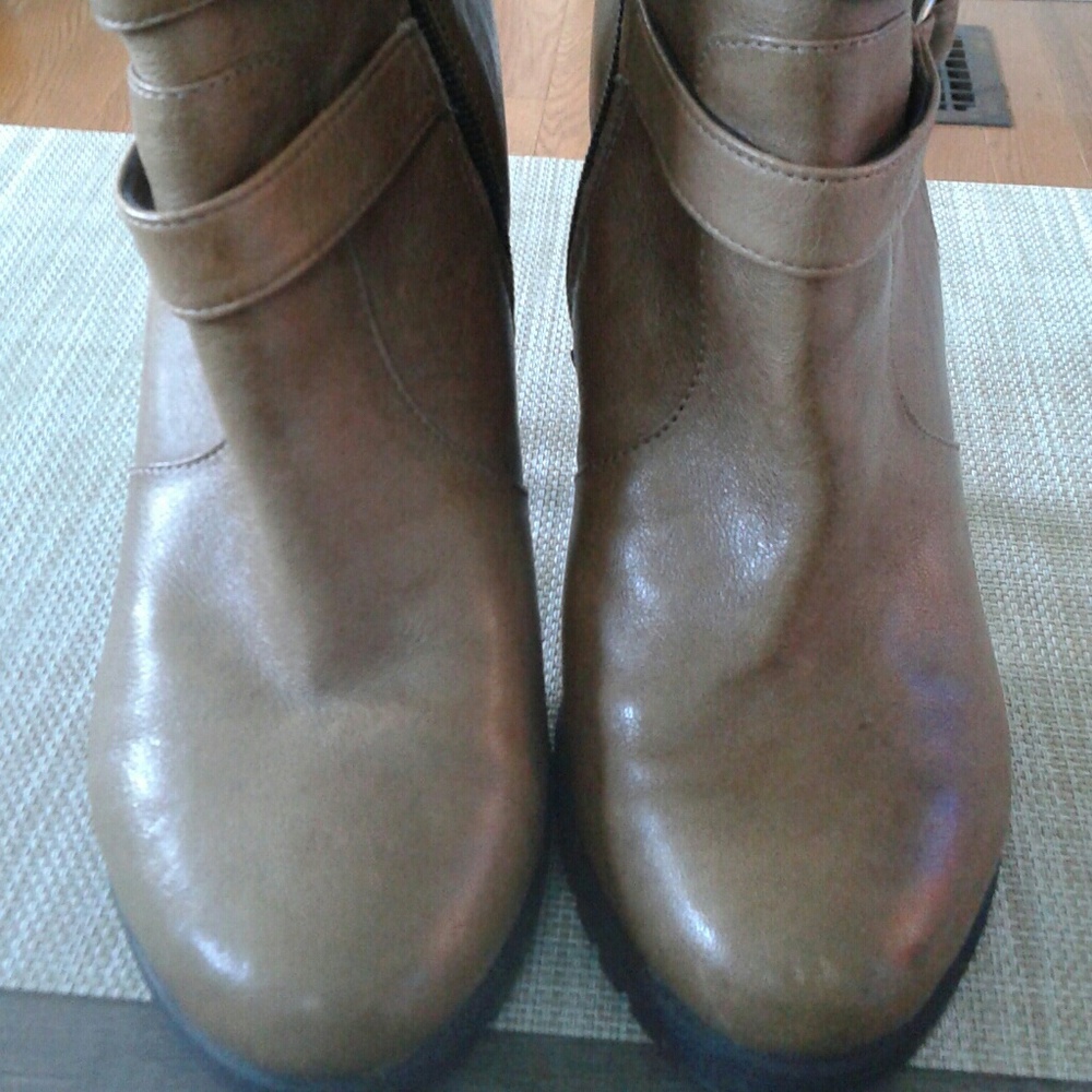 Mee Too tan Boots 7.5